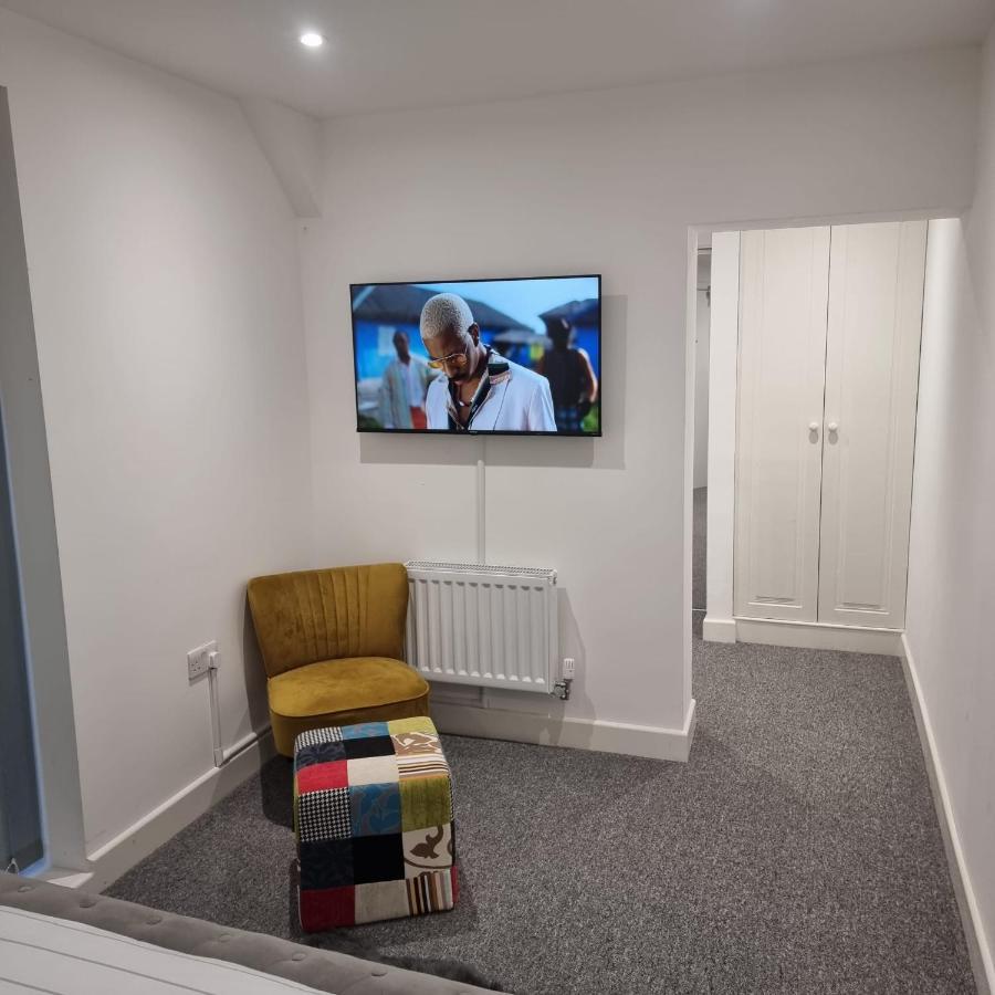 Classic 2 Bed Apartment In Oldkent Road London Exterior photo