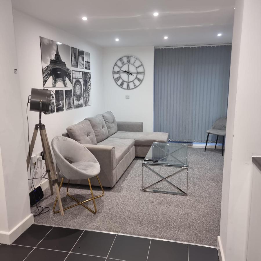 Classic 2 Bed Apartment In Oldkent Road London Exterior photo