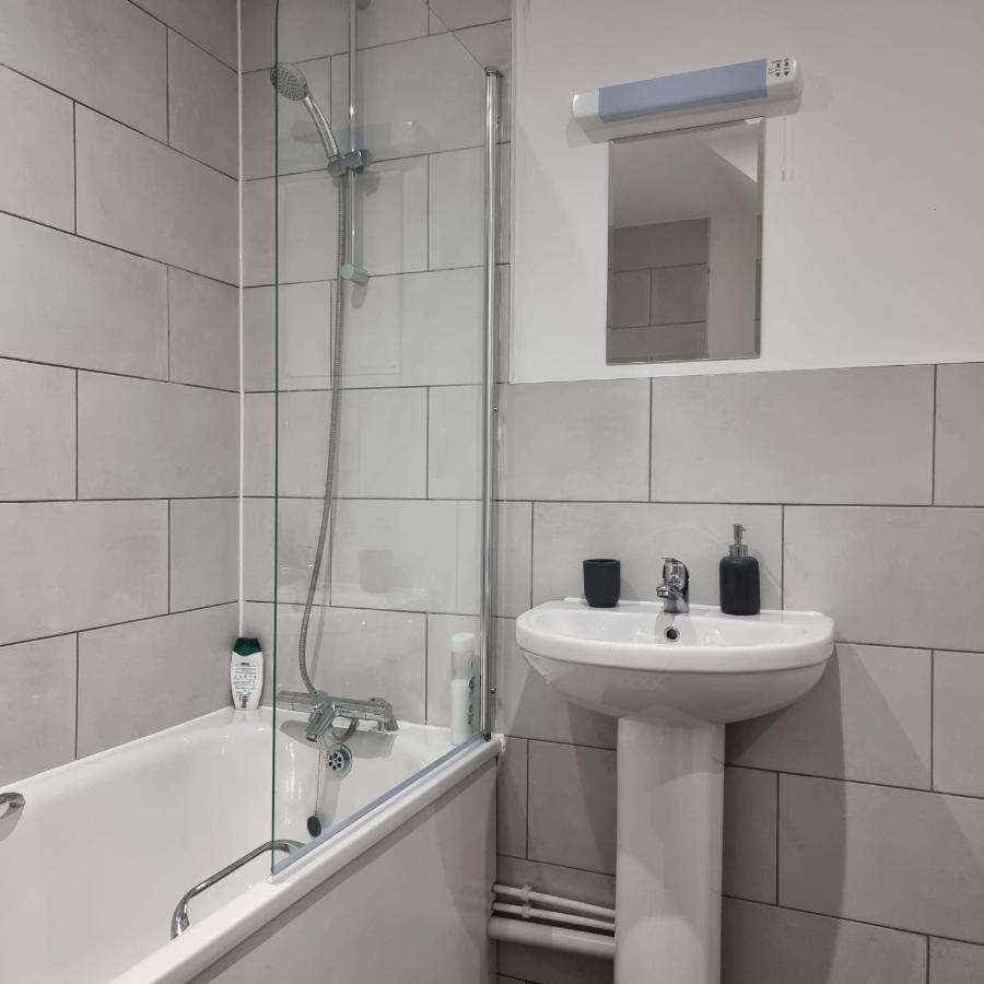 Classic 2 Bed Apartment In Oldkent Road London Exterior photo