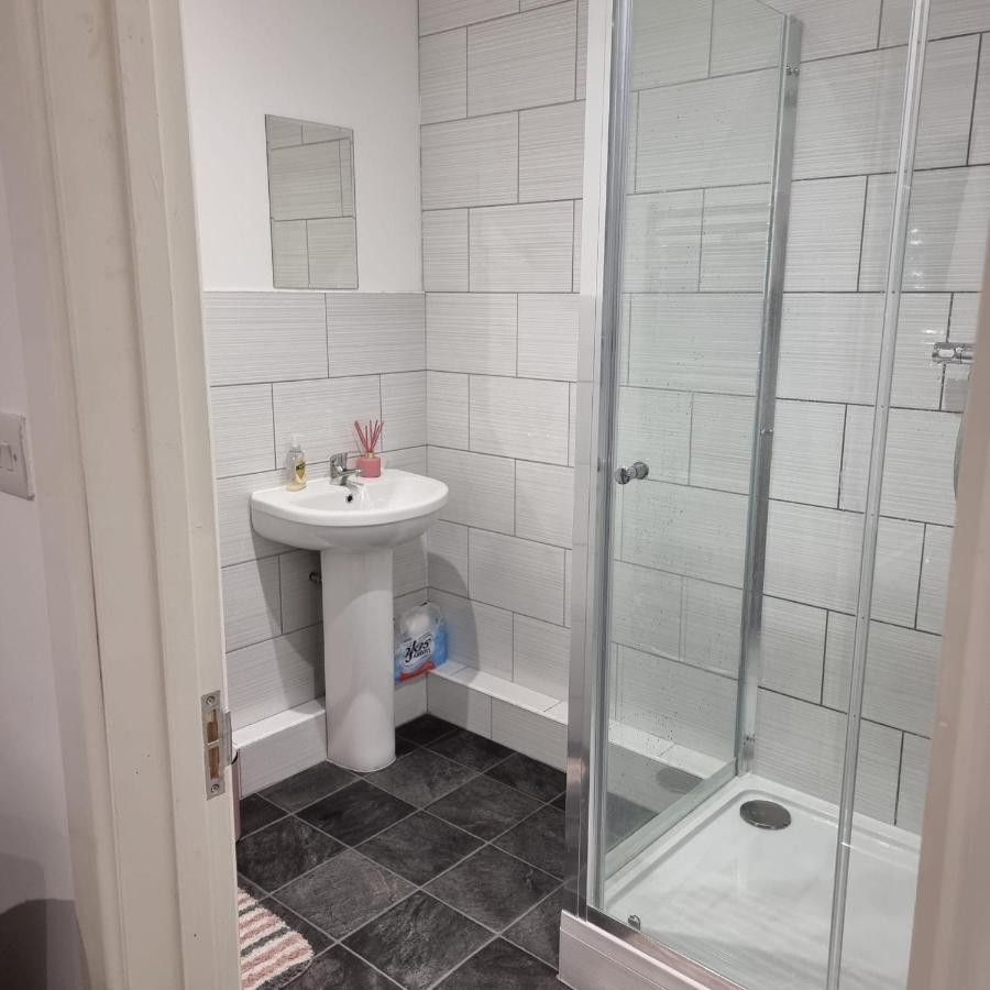 Classic 2 Bed Apartment In Oldkent Road London Exterior photo